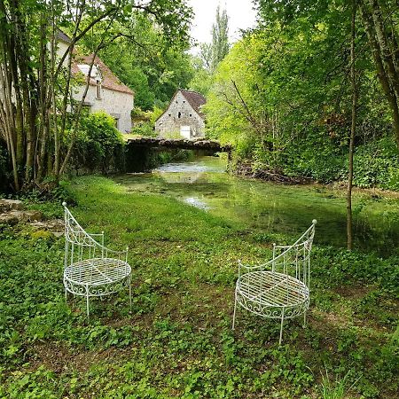 مبيت وإفطار Murat Le Moulin De Jules Et Akasha المظهر الخارجي الصورة