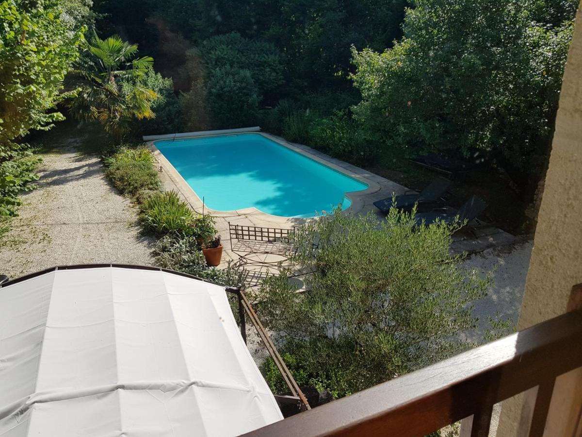 مبيت وإفطار Murat Le Moulin De Jules Et Akasha المظهر الخارجي الصورة