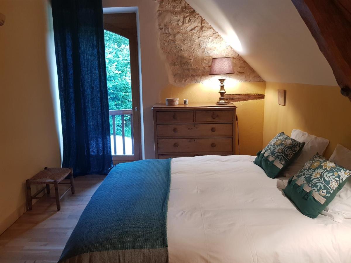 مبيت وإفطار Murat Le Moulin De Jules Et Akasha المظهر الخارجي الصورة