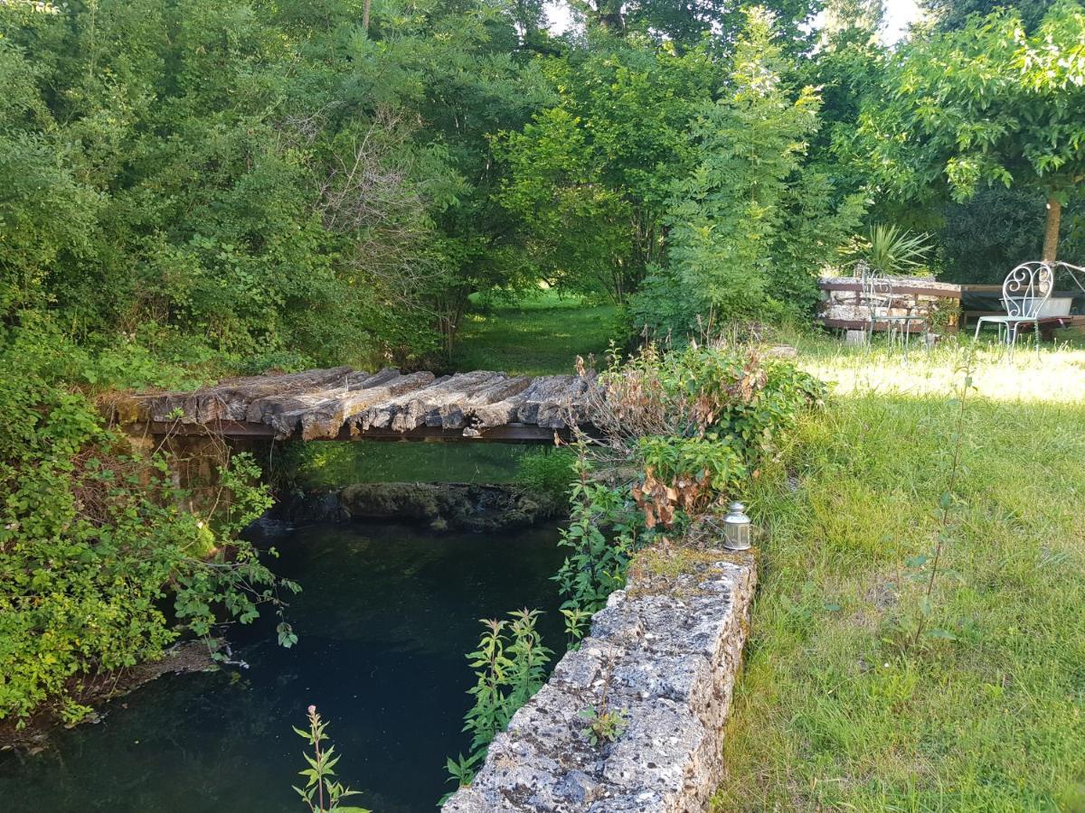 مبيت وإفطار Murat Le Moulin De Jules Et Akasha المظهر الخارجي الصورة