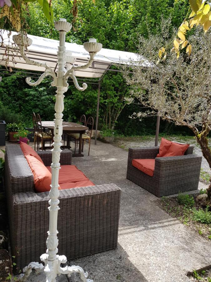 مبيت وإفطار Murat Le Moulin De Jules Et Akasha المظهر الخارجي الصورة