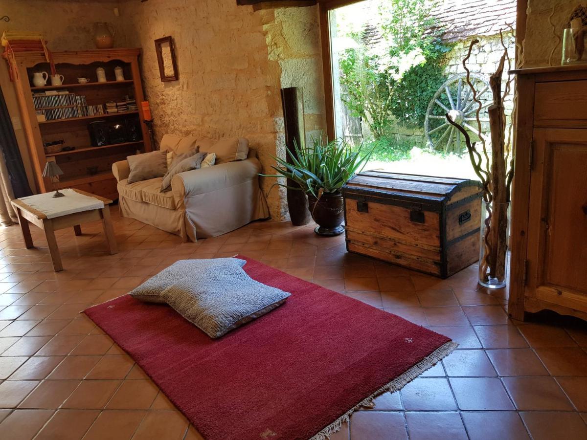 مبيت وإفطار Murat Le Moulin De Jules Et Akasha المظهر الخارجي الصورة